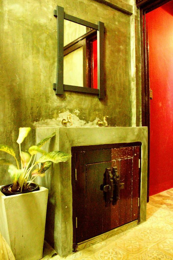 Long Feng Bangkok Hostel Exterior photo