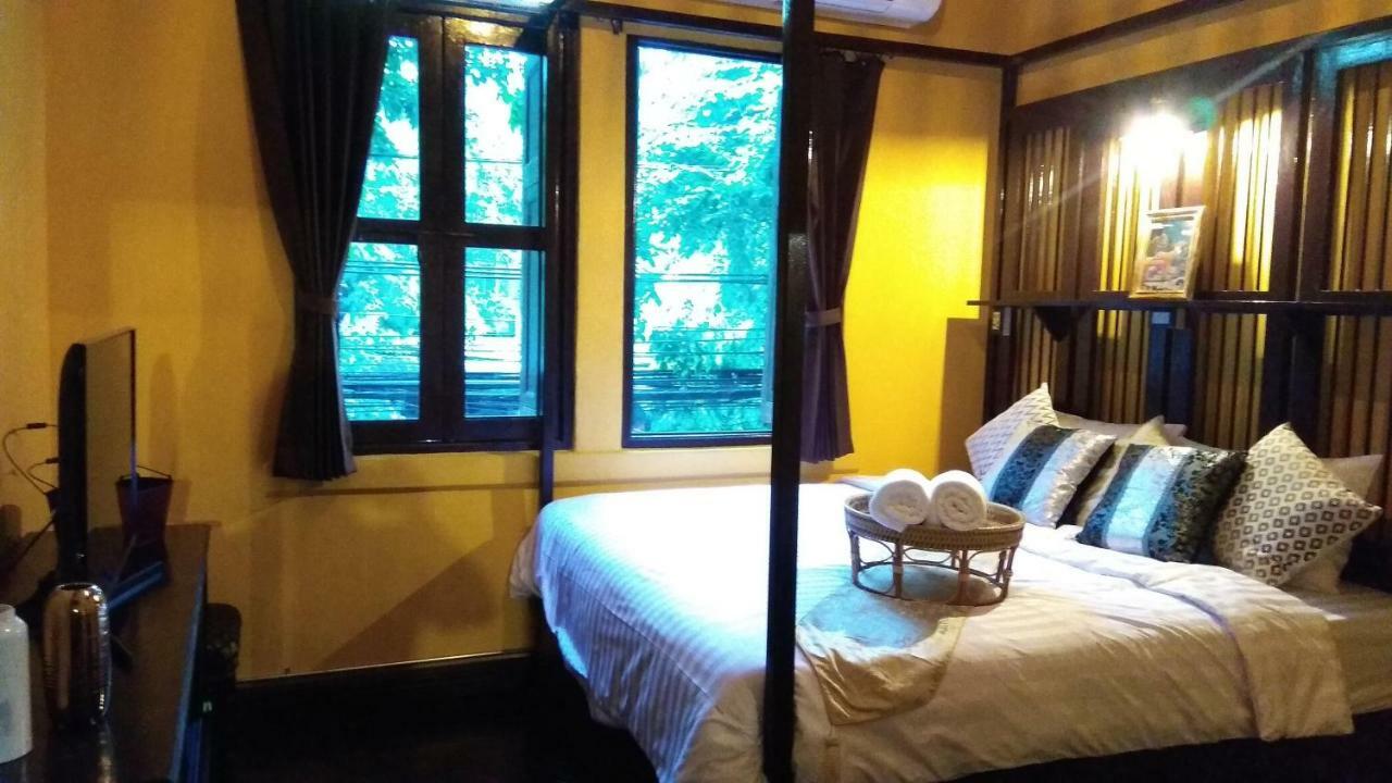 Long Feng Bangkok Hostel Exterior photo
