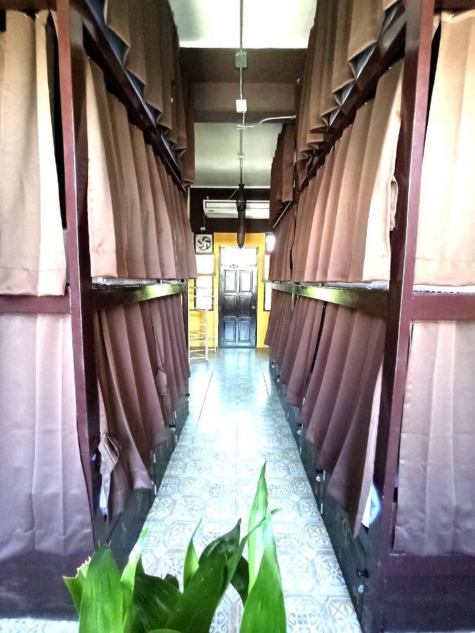 Long Feng Bangkok Hostel Exterior photo